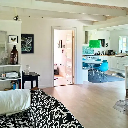 Σπίτι διακοπών Three-bedroom Holiday In 6