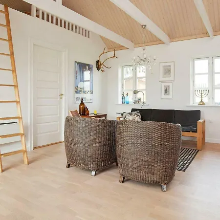 Σπίτι διακοπών Three-bedroom Holiday In 6 *