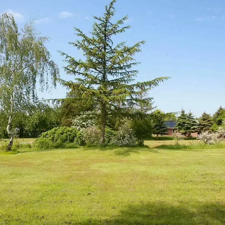 Three-bedroom Holiday In 6 *