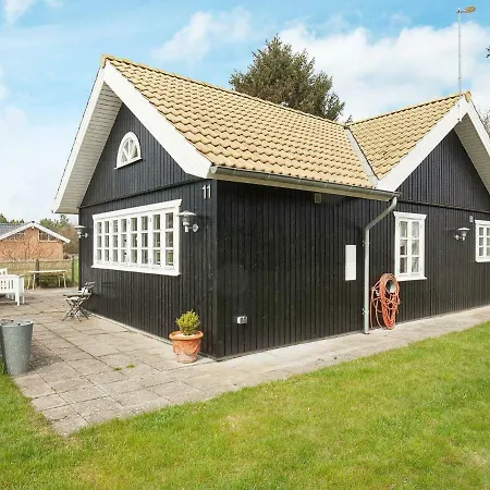 Three-bedroom Holiday In 6 *