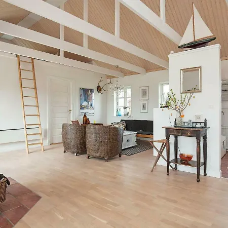 Σπίτι διακοπών Three-bedroom Holiday In 6 *
